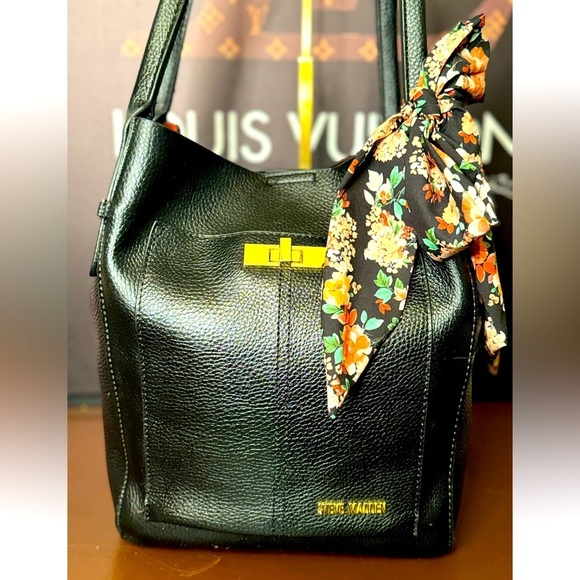 Steve Madden Handbags - Steve Madden Black Leather Hobo